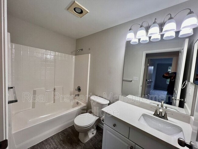 Building Photo - 18621 Blueberry Ln