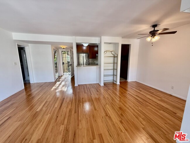 Building Photo - 5600 Kensington Wy