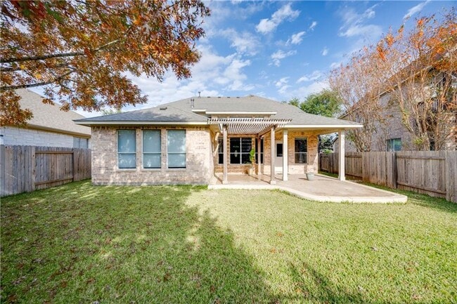 Building Photo - 321 Shea Dr