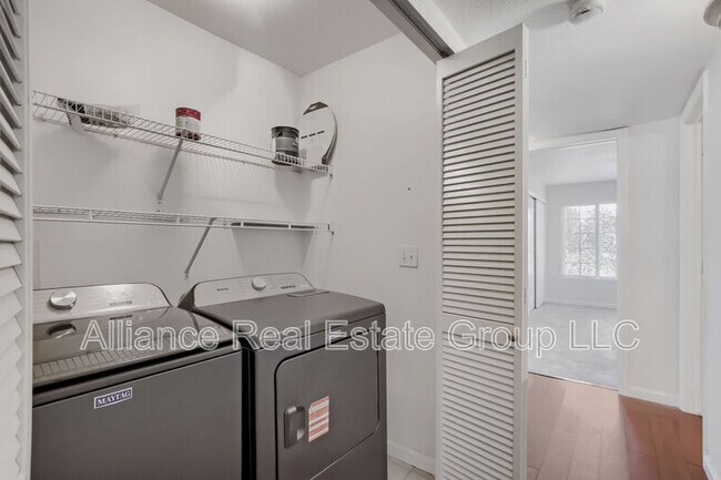 Building Photo - 9991 E Idaho Cir