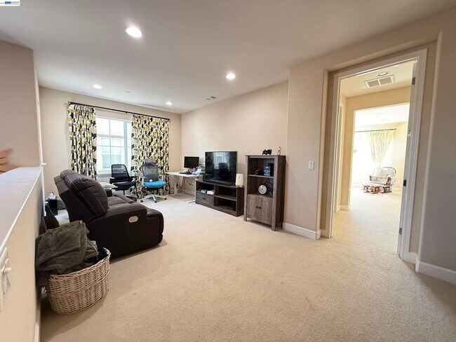 Building Photo - 7826 Kelly Canyon Pl