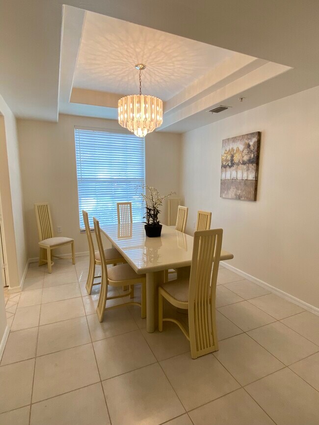 Building Photo - 2200 Arielle Dr