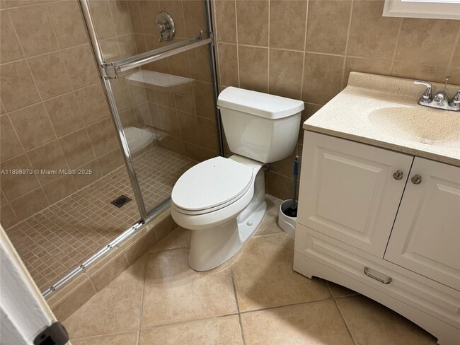 Building Photo - $1,875MONTHLY;2029 PIERCE ST #3 HOLLYWOOD, FL