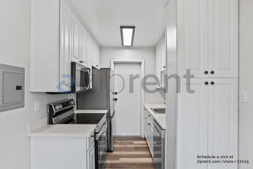 Building Photo - 3385 La Selva St