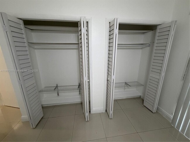 Building Photo - 400 Minorca Ave