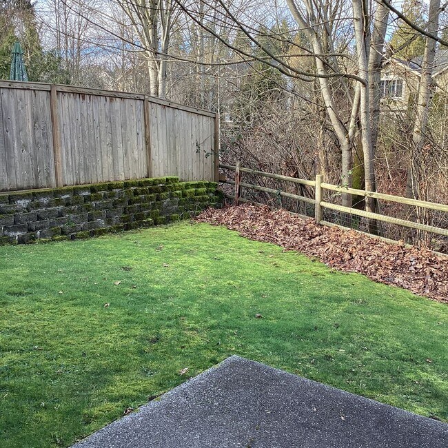 Building Photo - Modern Comfort & Timeless Style in the Heart of Lynnwood