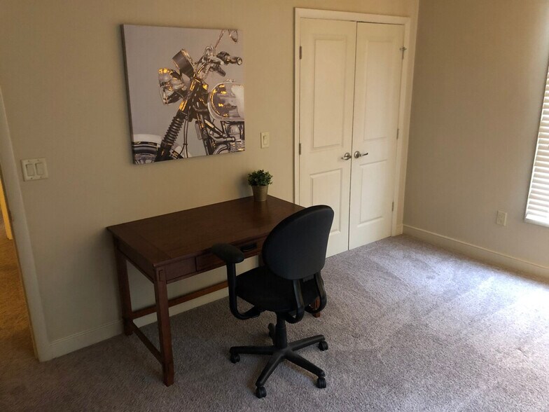 Building Photo - 31 Station Ct