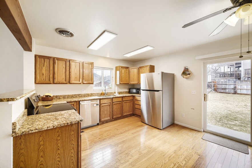 Kitchen - 1547 Secrest Ct