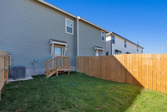 Building Photo - 9426 Apple Ridge Ln