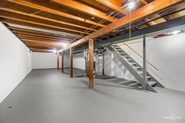 Building Photo - 1528 Oak Ln