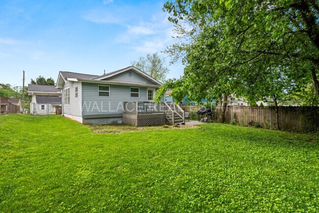Building Photo - 1930'S AMAZING CRAFTSMAN HOME...3 BEDROOM/...