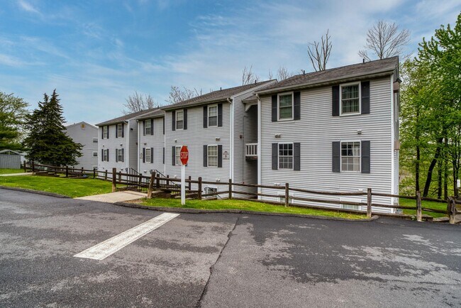 Primary Photo - 9 Lexington Hills Rd