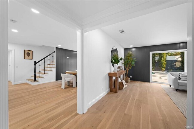 Building Photo - 553 Sturgeon Dr