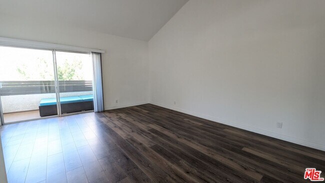 Building Photo - 1696 Palisades Dr