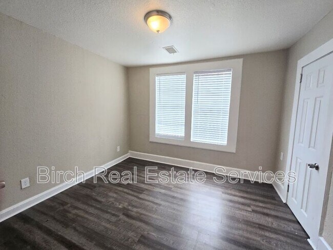 Building Photo - 4701 13th Ave S