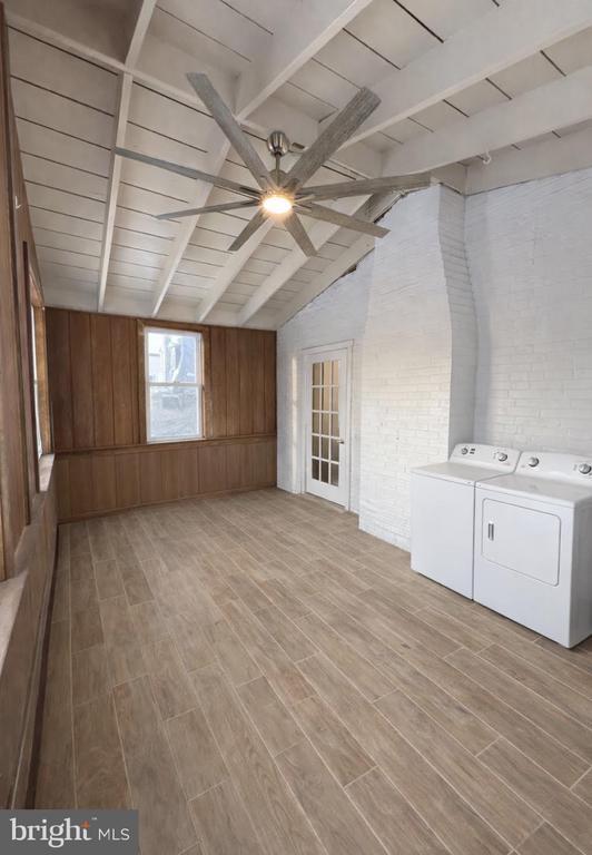 Building Photo - 125 E 4th Ave