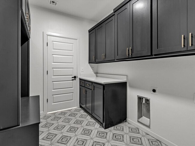 Building Photo - 1620 E Park Pl