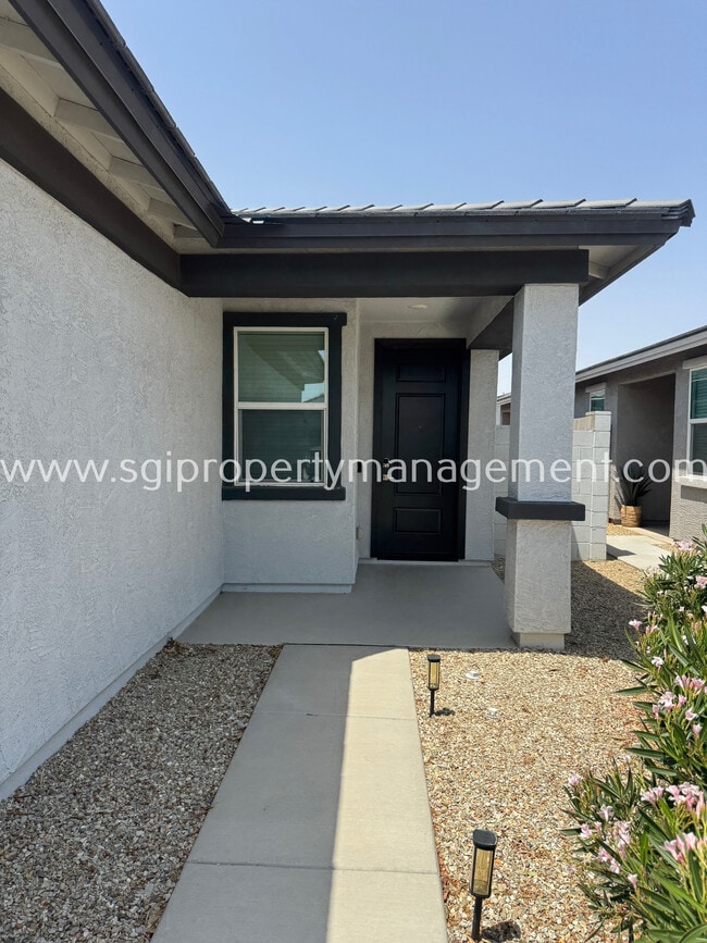 Building Photo - 17322 W Country Club Terrace