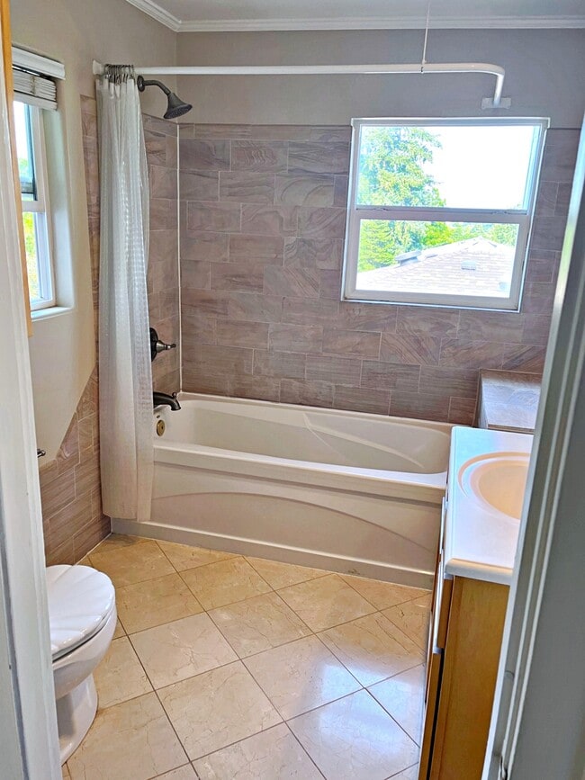 Building Photo - 7315 SE Taylor St