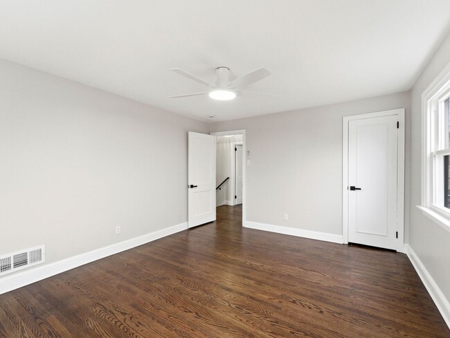 Building Photo - Newly Renovated Pennsauken Rental with Sunroom-Style Back Room, Glass Wall & Basement
