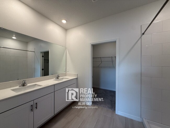 Building Photo - 18200 Pleasantview Blvd