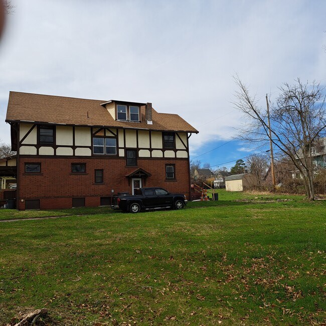 Building Photo - 58 Illinois Ave