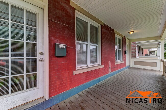 Building Photo - 138 E 11th Ave