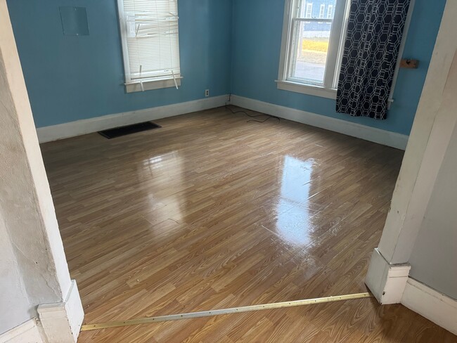 Building Photo - 2010 West Malone Street