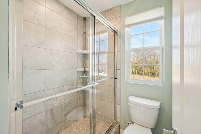 Building Photo - 202 N Sydney Ct