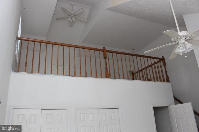 Building Photo - 301 Shaw Ct