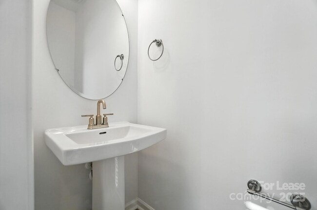 Building Photo - 5033 Westmead Ln