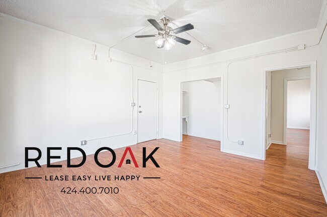 Building Photo - 425–427 S. Grand View St-7202