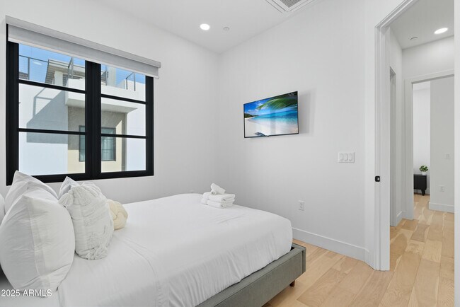 Building Photo - 1501 N Miller Rd