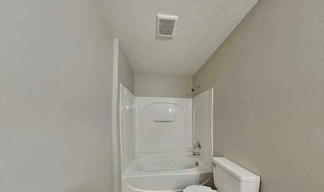 Building Photo - 6 Selsey Ct