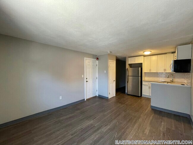 Building Photo - 300 Meridian St
