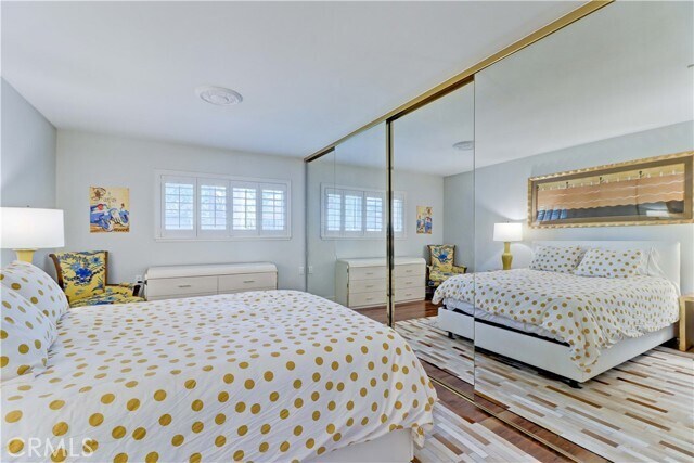 Building Photo - 881 Via Mendoza