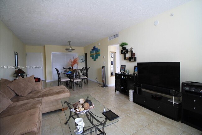 Building Photo - 3000 S Ocean Dr