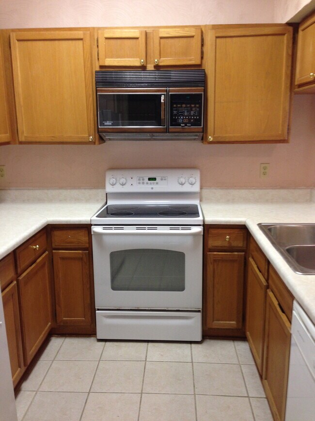 Building Photo - 243 Reeder Dr