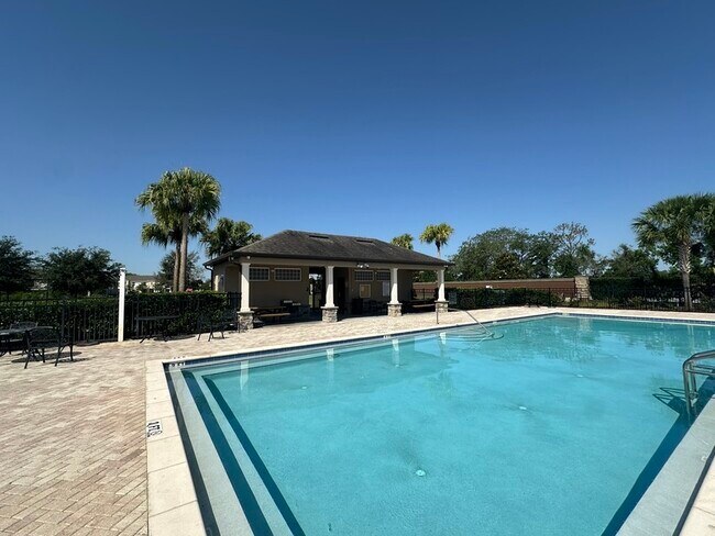 Building Photo - 172 Primrose Dr