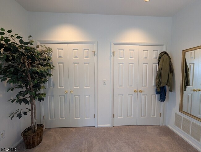 Building Photo - 36 Phoenix Ave