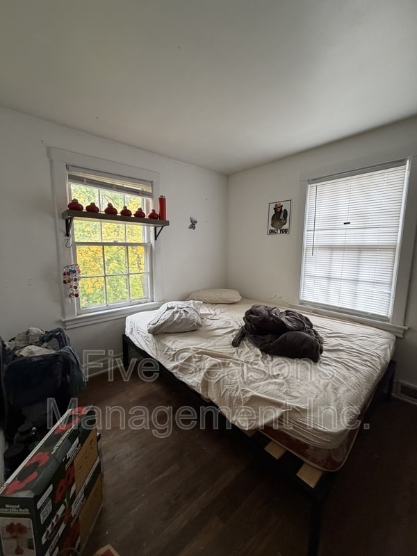 Building Photo - 59 University Terrace