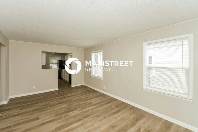 Building Photo - 2 Bedroom Pet-Friendly Home in Indianapoli...