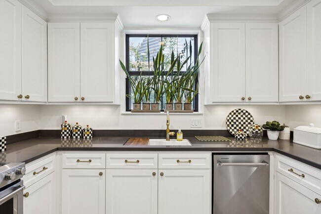 Building Photo - 4964 Post Oak Timber Dr