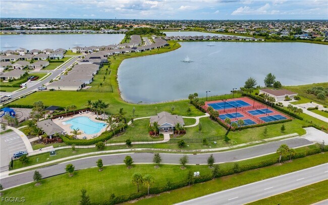 Building Photo - 374 Spg Hl Lk Lp