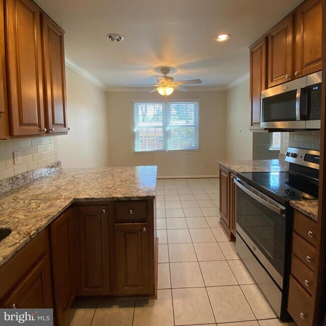 Building Photo - 9132 Conservation Way