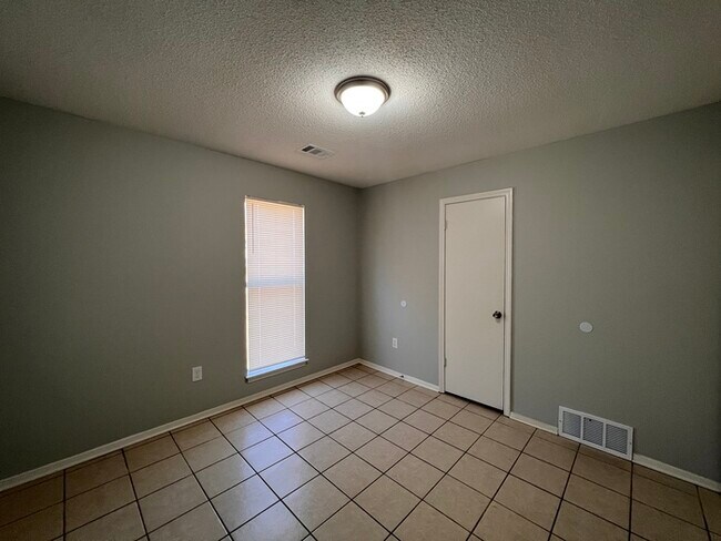 Building Photo - 6270 Jamestown Dr