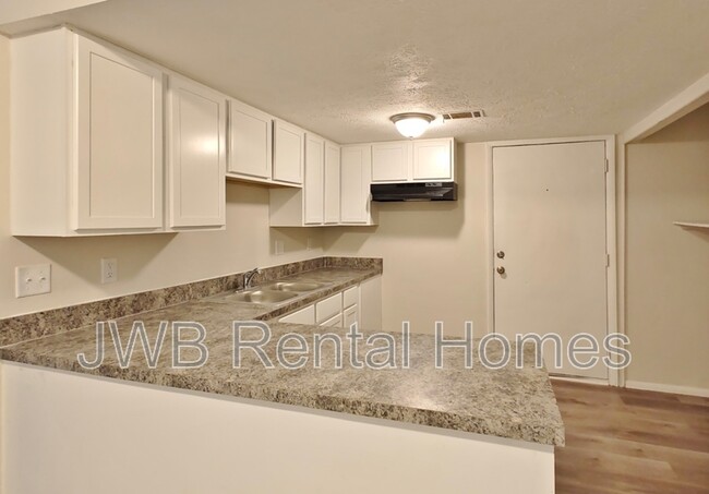 Building Photo - 7201 Arlington Expy