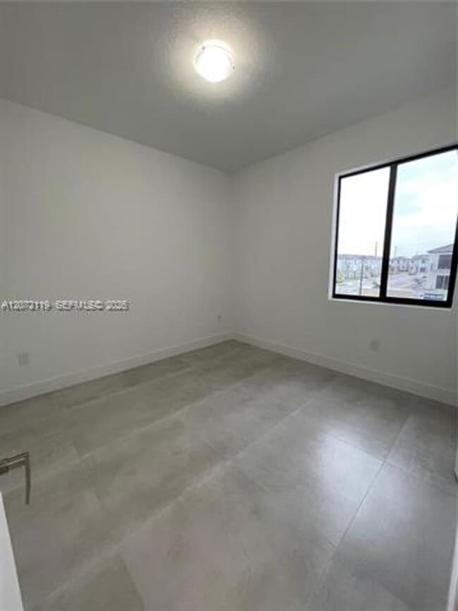 Building Photo - 13624 SW 158th Ave