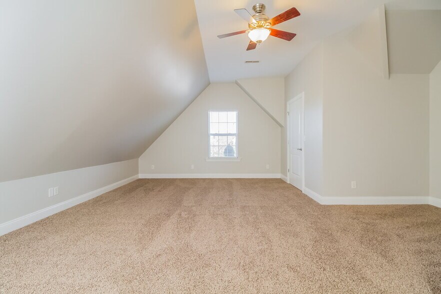 Building Photo - 2641 Westhaven Dr