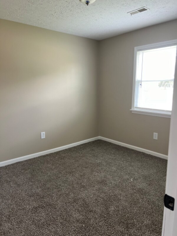 Building Photo - 240 English Ave